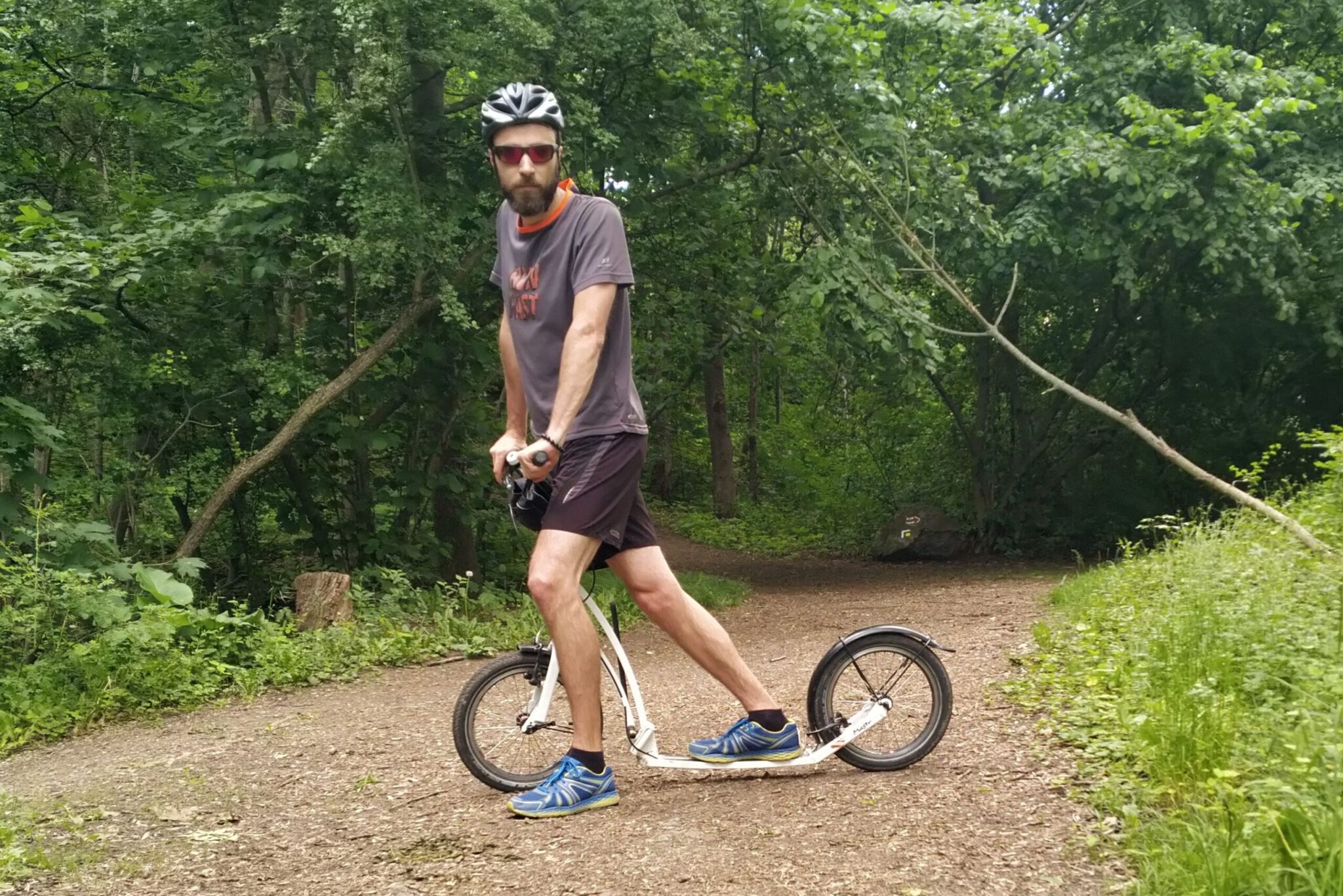 Srdcem bez obalu a na městské koloběžce