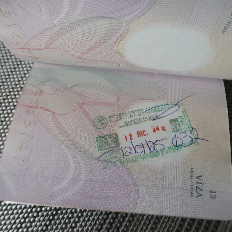 Pas s vízovým razítkem omezeným na třicet dní