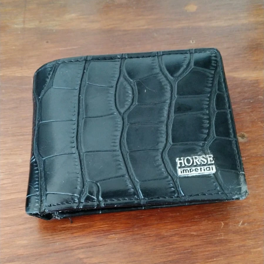 Černá kožená peněženka